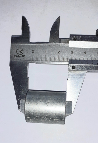 Imagen 2 de 4 de Buje Soporte Motor Strato Advance Motomel Riccia Motos