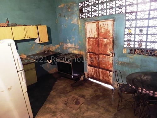 Imagen 18 de 30 de Casa Comercial En Venta Zona Centro Este Barquisimeto, Zona Comercial, Gas Directo Por Tuberias, No Falta Servicio Electrico. Inf. 0424-5620928 Flex 22-11859 Z18