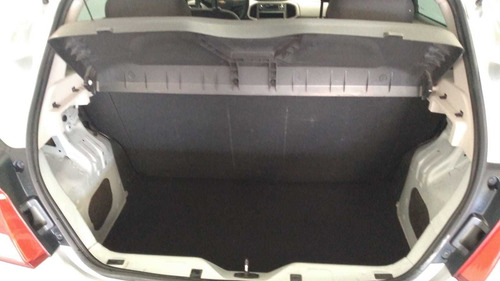 Imagen 7 de 8 de Chevrolet Onix Joy 5p 1.4 N Ls Mt+2017