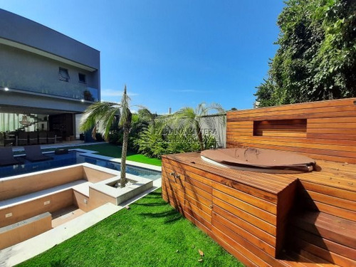 Imagem 2 de 15 de Casa Em Riviera, M17, 440 M², 06 Suítes