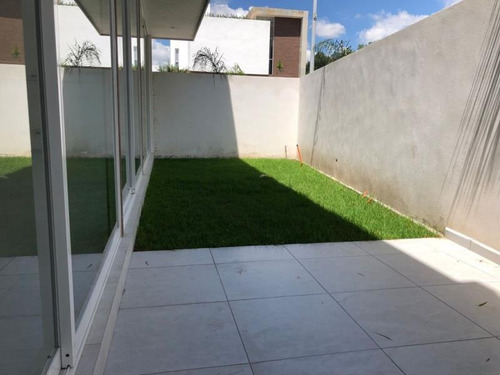 Imagen 8 de 12 de Casa Sola En Venta Loretta