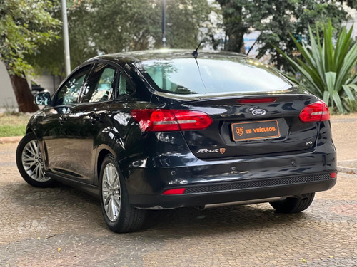 Ford Focus 2.0 SE PLUS 16V FLEX 4P POWERSHIFT