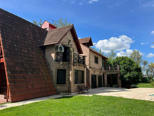 Casa  En Alquiler En De Vicenzo Grande, Del Viso, Pilar