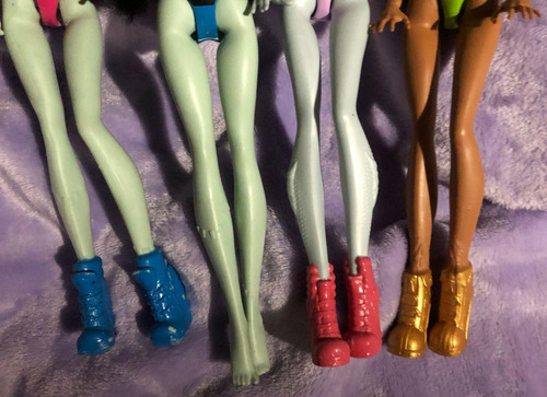 Monster High Muñecas Varias No Articuladas (Usado)