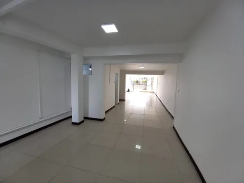 Local En Arriendo En Primer Piso En La Av Santander/manizales (279062295).
