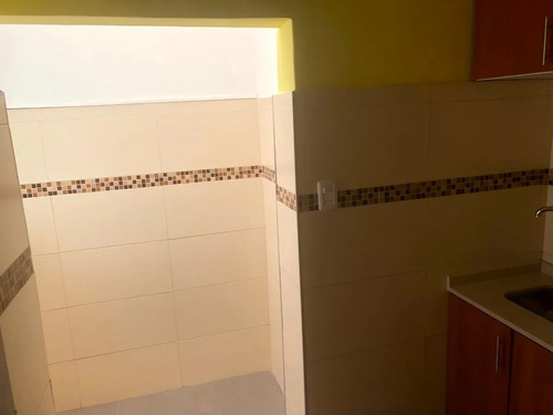 Apartamento Dos Dormitorios. Alquiler. Centro. Gc Gratis 3m