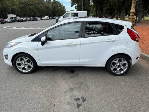 Imagen 9 de 19 de Ford Fiesta 1.6 Kinetic Titanium