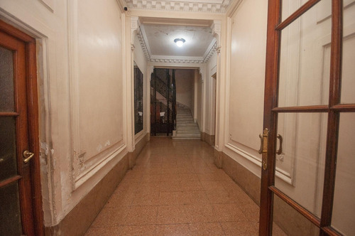Departamento De 4 Ambientes En Edificio Histórico En Congreso