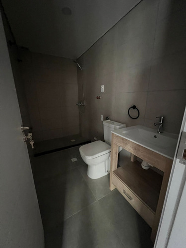 Tu Nuevo Hogar Te Espera En Tres Cruces / Dúplex Con Encanto En Ubicación Ideal