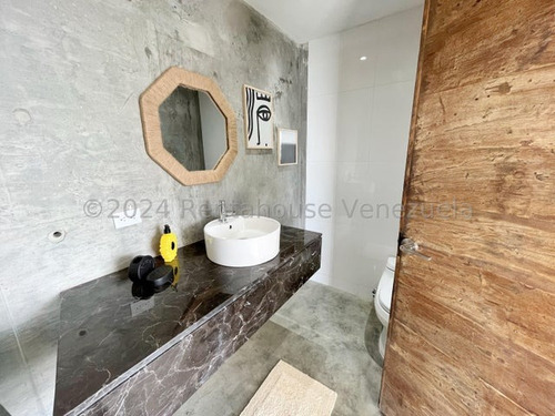 Ofrecemos En Alquiler Exclusivo Y Elegante Loft Ubicado En Oripoto 24-14767