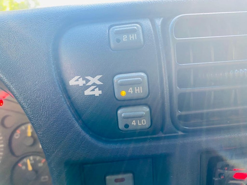 S-10 Deluxe 4x4 2002