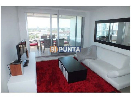 Imagen 2 de 12 de Apartamento En Brava Con 3 Dormitorios