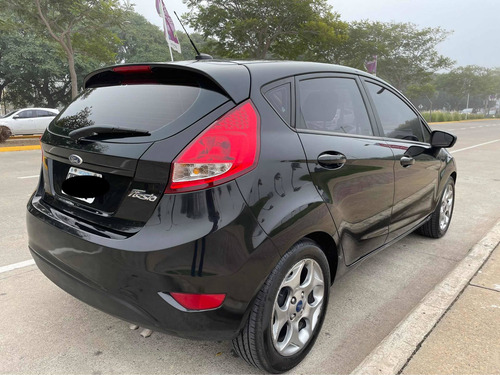 Imagen 3 de 14 de Ford Fiesta Kinetic Design 2012 1.6 Design 120cv Titanium