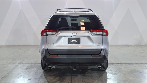 Toyota RAV4 2.5 XLE AWD AT
