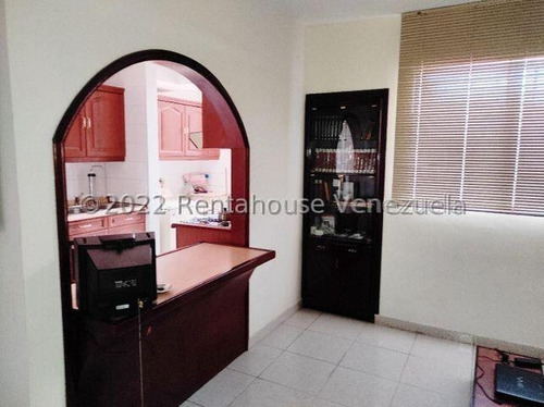 Cómodo Apartamento En Venta En Roca Lisa Zona Este. Pm