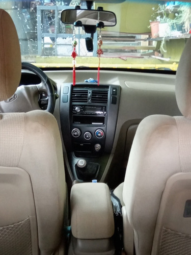 Imagen 3 de 15 de Hyundai Tucson Gl Año 2006 Manual