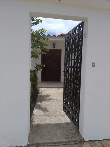 Imagen 3 de 14 de Casa Ubicada En Urbanización Las Garzas, Puerto Ordaz