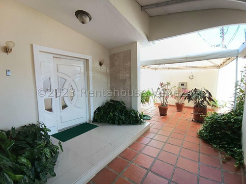 Hermosa Casa En Venta En Intercomunal Coro La Vela Conjunto Privado Semiamoblada 24-10812 04r 