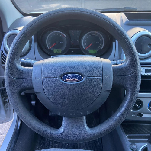 Ford Fiesta 1.6 MPI CLASS SEDAN 8V FLEX 4P MANUAL