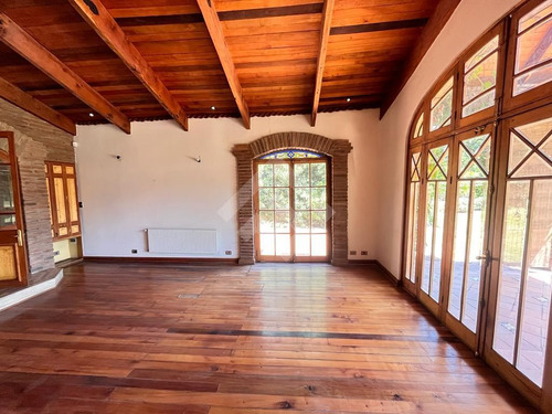 Casa En Venta De 4 Dorm. En Colina