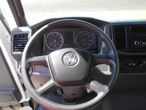 Imagem 8 de 15 de Volkswagen 11.180 2020 Baú Carga Seca