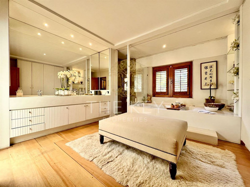 Casa En Arriendo De 5 Dorm. En Lo Barnechea