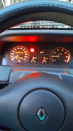 Imagen 2 de 16 de Renault 1997