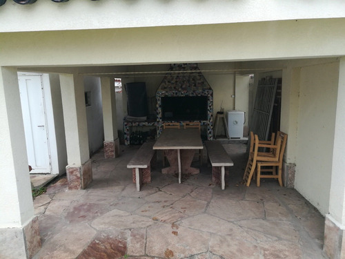 Imagen 8 de 12 de Casa A La Venta En Barrio Miguel Muñoz, V. Carlos Paz