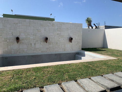 Quinta En Venta En Los Portales, Gral. Zuazua