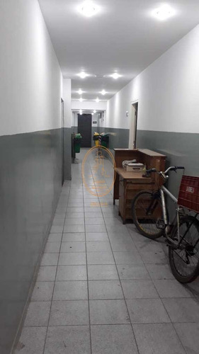 Prédio Localizado(a) No Bairro Vila Mathias Em Santos / Santos - 6852