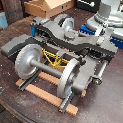 Imagem 3 de 9 de Trem Locomotiva Maquete Grande De Truque De Vagão Com 37 Cm