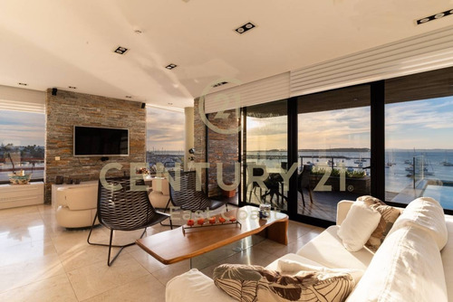 Imagen 7 de 30 de Le Bleu Pent-house En Venta Frente Al Puerto Con El Diseño De Carlos Ott