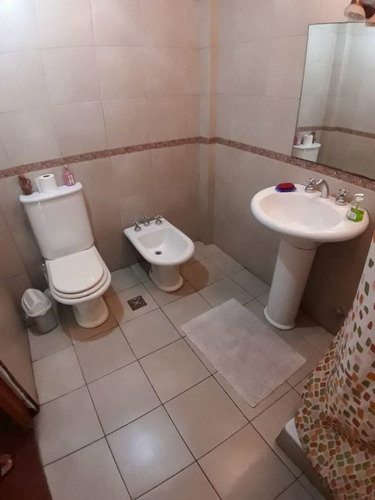 Imagen 16 de 23 de Casa En Venta De 5 Ambientes Con Cochera Y Jardín - Adrogué