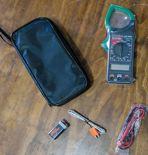Multimetro Digital Gancho 3 Puntas Con Estuche 750 V Mide Voltaje Cd Y Ca, Temperatura Y Resistencia Pantalla Lcd De 3 172 Dígitos Indicador De Polaridad Boton Congelamiento De Pantalla