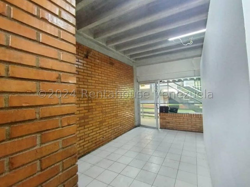 Maria Luisa Mendoza Vende Local Comercial En El Transcurrido Centro Comercial Cosmo Centro De Barquisimeto, Baño Amplio Luminoso Fachada De Vidrio Servicios Basicos Y Mas 2 4 2 8 5 9 4