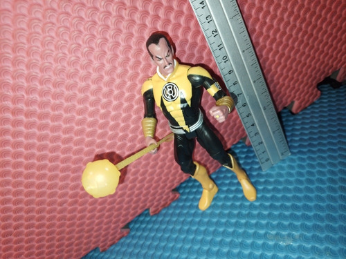 Sinestro Yellow Lantern Dc Universe Classics Mattel. (Usado)