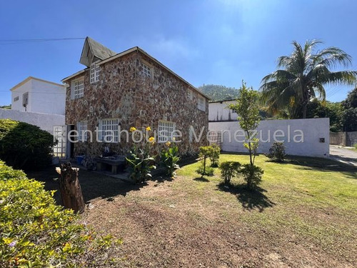 Jip 25-21613. Rentahouse Vende Casa Tipo Chalet De 321 Mts2 De Terreno Y 115.85 Mts2 De Construccion De 2 Hab Y 3 Baños. Urbanismo Cerrado Con Vigilancia Privada. En Urb Santa Rosalia Cagua