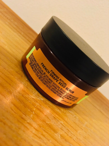 The Body Shop Set De Baño En Tina C/ Exfoliante Facial Refi.