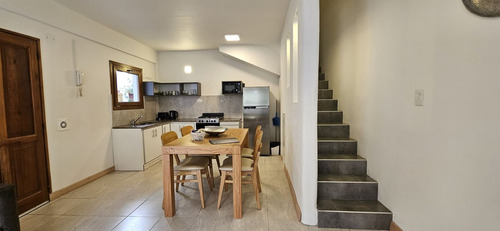 Departamento En Venta De Dos Dormitorios En San Martín De Los Andes, Centro. Duplex