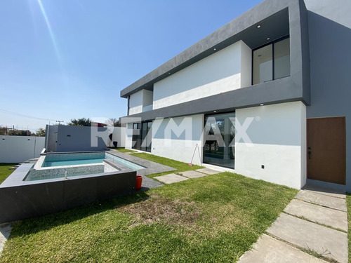 Casa En Venta En Morelos, Fraccionamiento Real De Oaxtepec