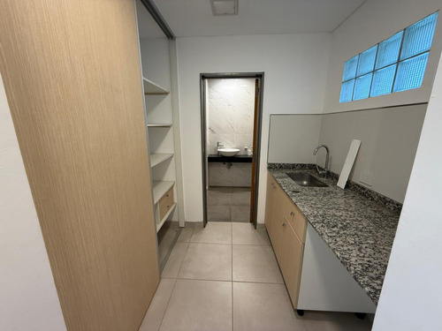 Oficina 55m2 En Alquiler. Ayres De Canning