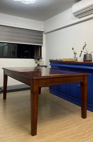 Mesa De Comedor Genérica De Madera Maciza