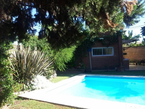Imagen 13 de 15 de Venta - Chalet En 2 Plantas - José C Paz