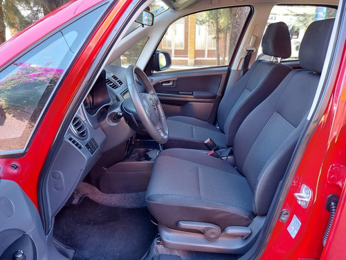 Imagen 8 de 15 de Suzuki Sx4 2.0 Crossover L4/ Man At 2014