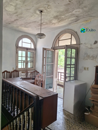 Vendo Casona De Época 4 Dorm,2 Cocinas,3 Baños 2 Plantas. Sobre Avenida Lezica Gran Padrón De 1.100 M2, Barrio Colon