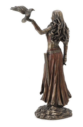 Estatua De Resina Morrigan La Diosa Celta De La Batalla Con