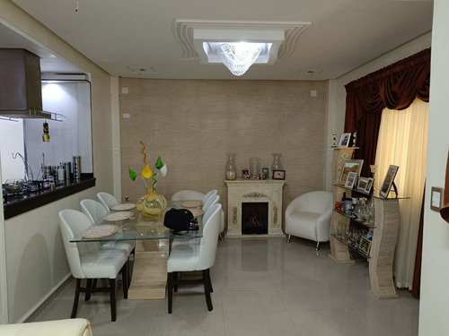 Se Vende Hermosa Casa En La Urbanización Kavanayen En Anaco. (a.p)