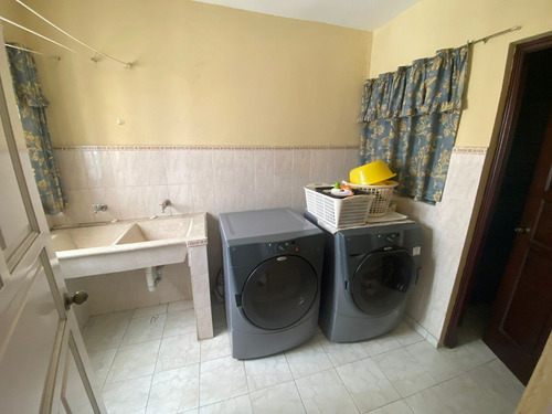 Imagen 11 de 21 de Los Cacicazgos, Av. Anacaona - Penthouse En Venta/alquiler - Pisos 7 Y 8 Con Vista Al Mar 4 Parqueos Pisos En Mármol 4 Habitaciones 4.6 Baños Terraza Techada Y Destechada Gazebo Con Bar Y Techo