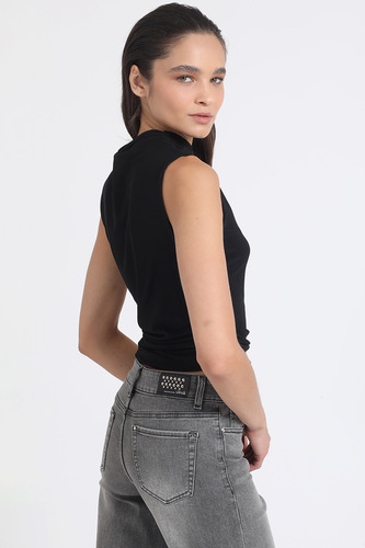 Top Malla Con Recogido En Costados Y Un Hombro, Negro Liola