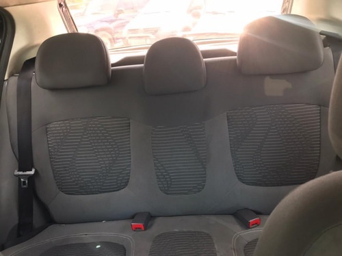 Imagem 7 de 8 de Fiat Palio Attractive 1.4 8v (flex)